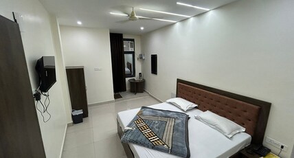 Maa Bhawani Lodge Room Type - Deluxe Room with city view