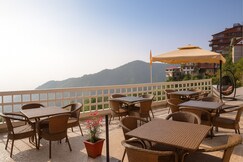 Hotel Samrat | On Mall Road with Complimentary Parking