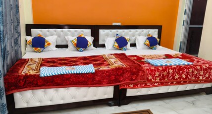 NARAYAN HOME STAY Room Type - Deluxe Family Room 