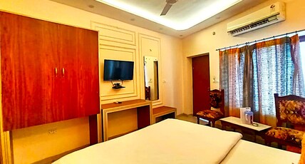 Hotel Ganga Azure @ Har Ki Pauri Road Room Type - Deluxe Ac Room