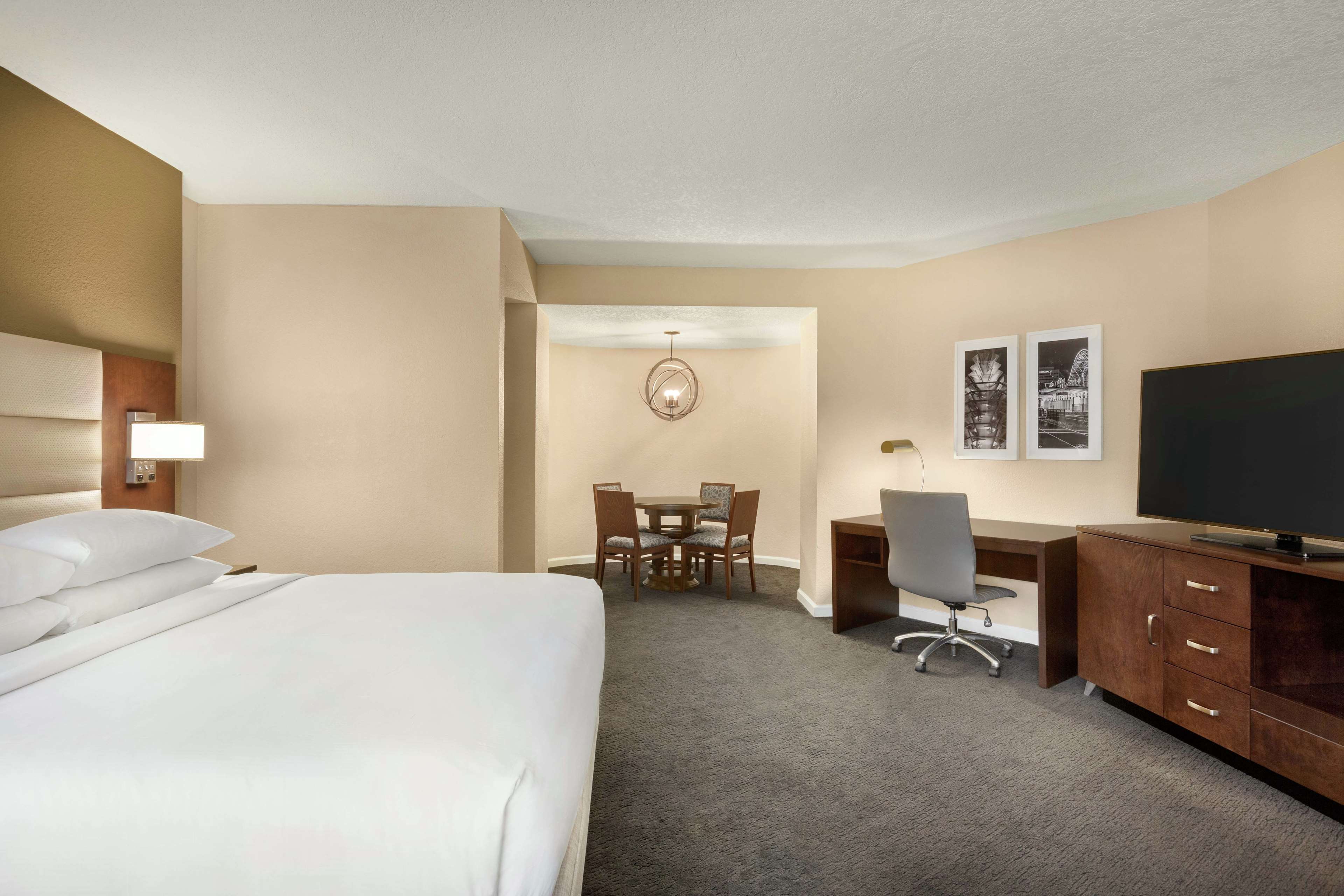 DoubleTree by Hilton Orlando Downtown - Tap to explore photos