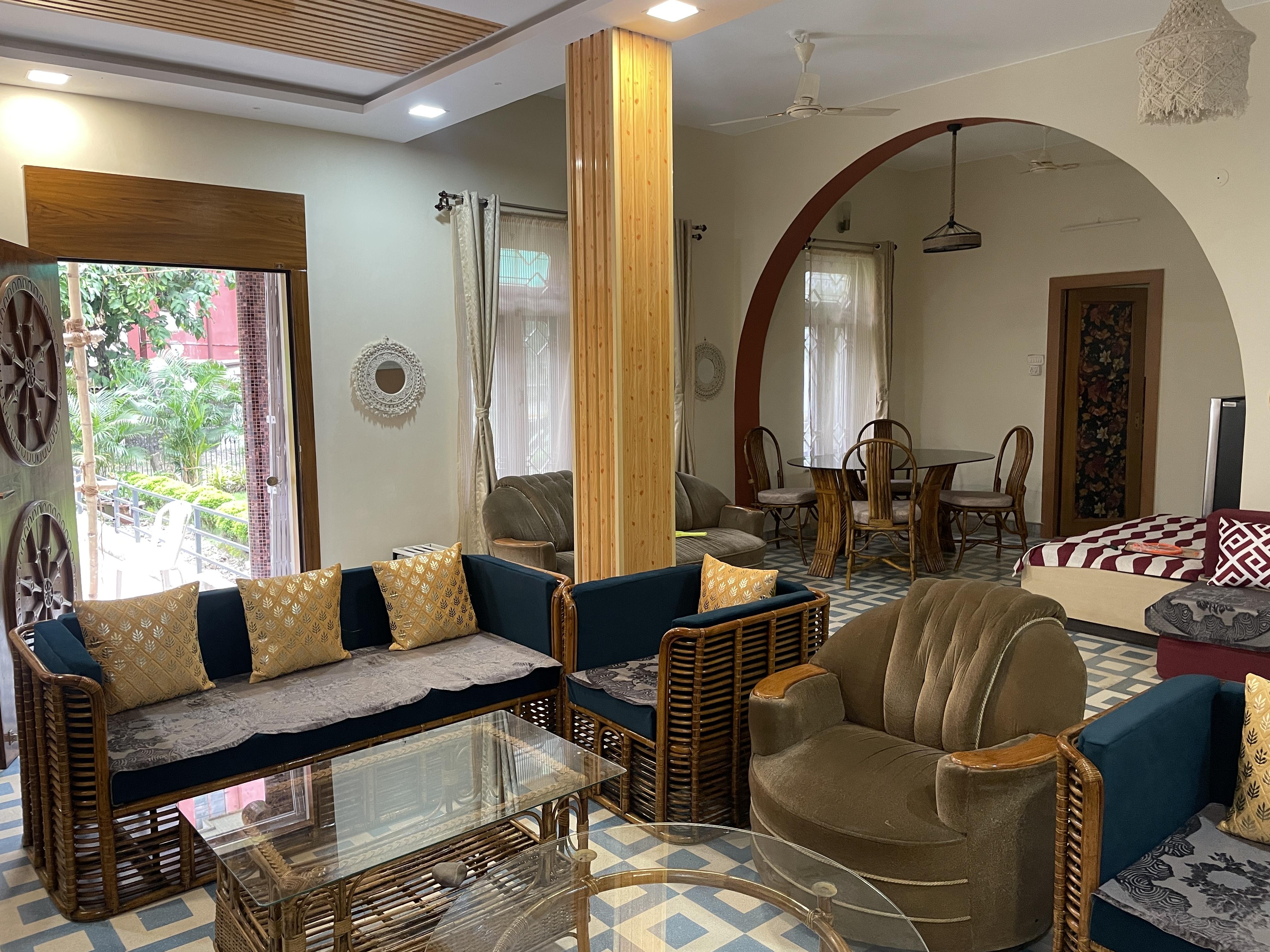 A spacious 2 BHK bunglaow with lawn - Tap to explore photos