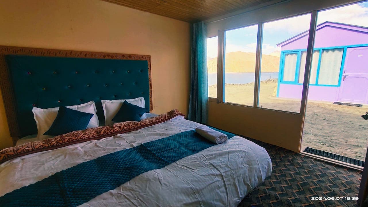 Oasis Retreat Cottages Pangong - Tap to explore photos