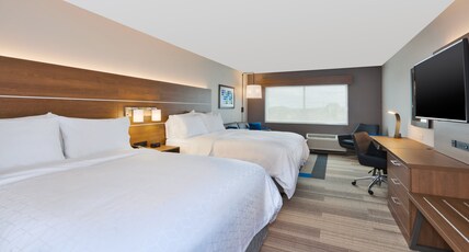 Holiday Inn Express & Suites EAU CLAIRE WEST I-94 Room Type - 2 Queen Suite Communications Accessible