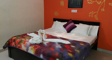 Golden Leaf Room Type - Deluxe Room