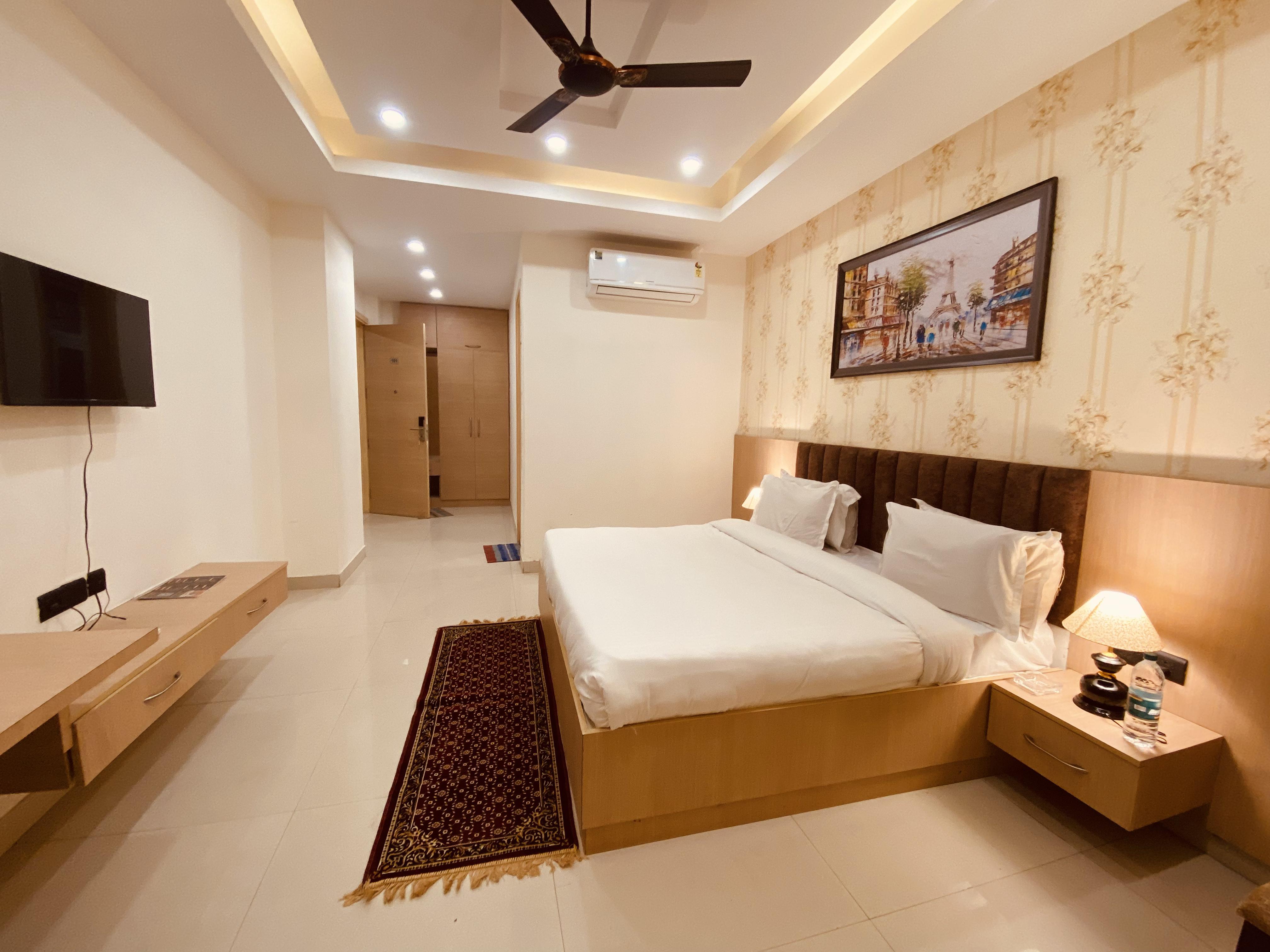 Hotel DSR Corporate Suite - Tap to explore photos