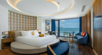 Sala Danang Beach Hotel Room Type - SALA Suite with Balcony, Bathtub and Sea View - Afternoon Tea Included Sala Danang Beach Hotel Room Type - SALA Suite with Balcony, Bathtub and Sea View - Afternoon Tea Included