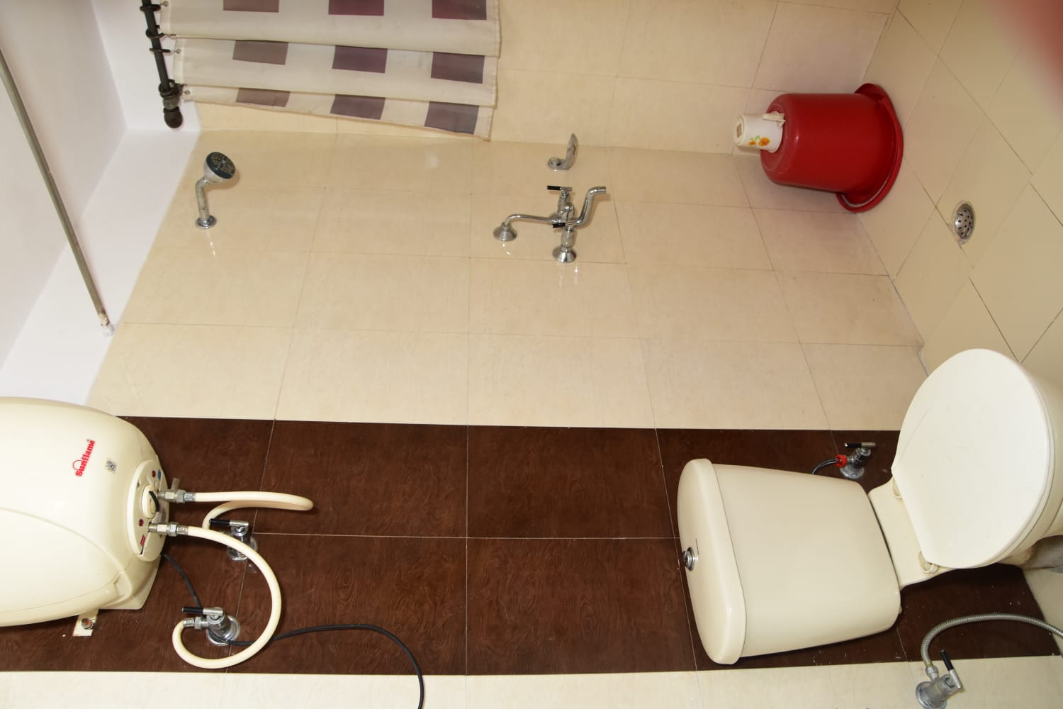 Lucknow villa - Tap to explore photos