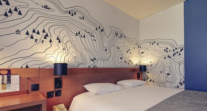 Mercure Grenoble Centre Alpotel Room Type - Standard Room with a double bed