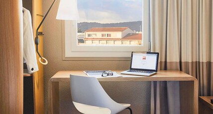 ibis Toulon La Seyne Sur Mer Room Type - Standard Room with two single beds