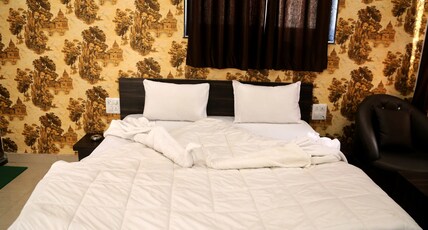 Hotel Shaktideep and Restaurant Room Type - Super Deluxe