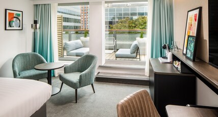 Holiday Inn MILTON KEYNES - CENTRAL Room Type - 1 Super King Premium Balcony
