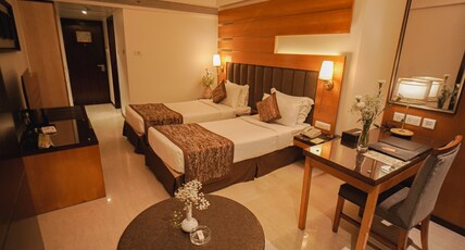 Hotel Peninsula Grand  Room Type - Superior Twin room with Bathtub