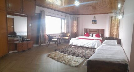 Bounipan Homestay Room Type - Suite Room- Dal View