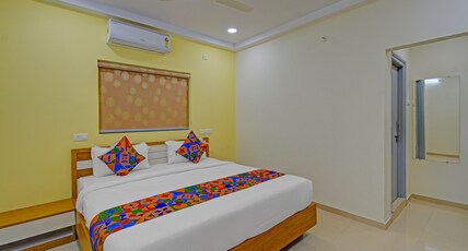 FabHotel Garapati Grand - BHEL & HCU University, Lingampally Room Type - Deluxe Room