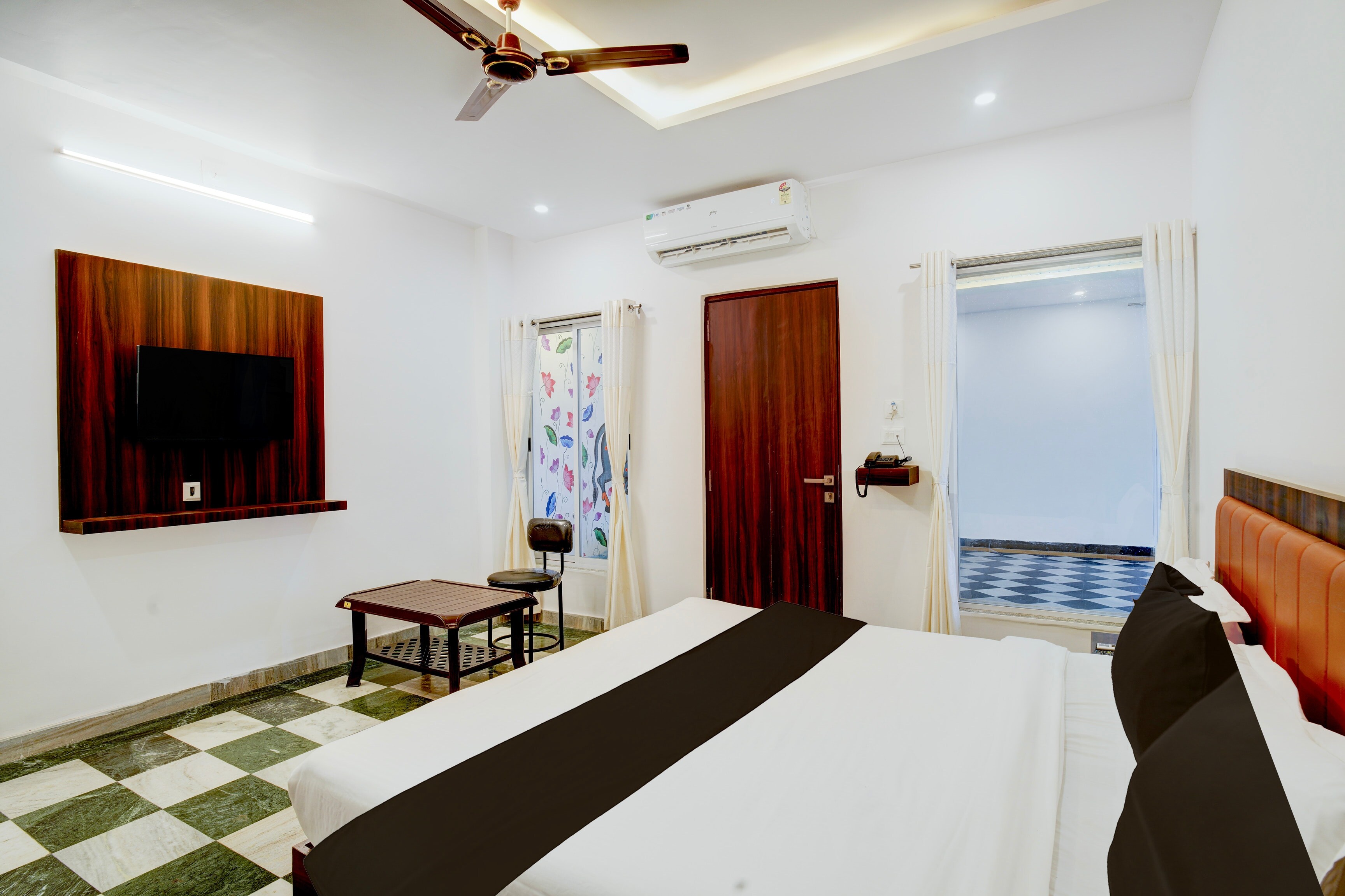 Hotel O Aashiyana Inn - Tap to explore photos