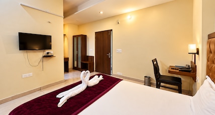 hotel kings retreat Room Type - Deluxe Room with Window and Work desk hotel kings retreat Room Type - Deluxe Room with Window and Work desk