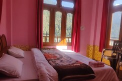 Suraj Guest House And Cafe