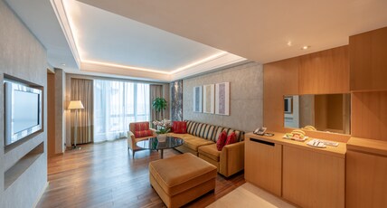 Eton Hotel Shanghai Room Type - Deluxe Suite Room