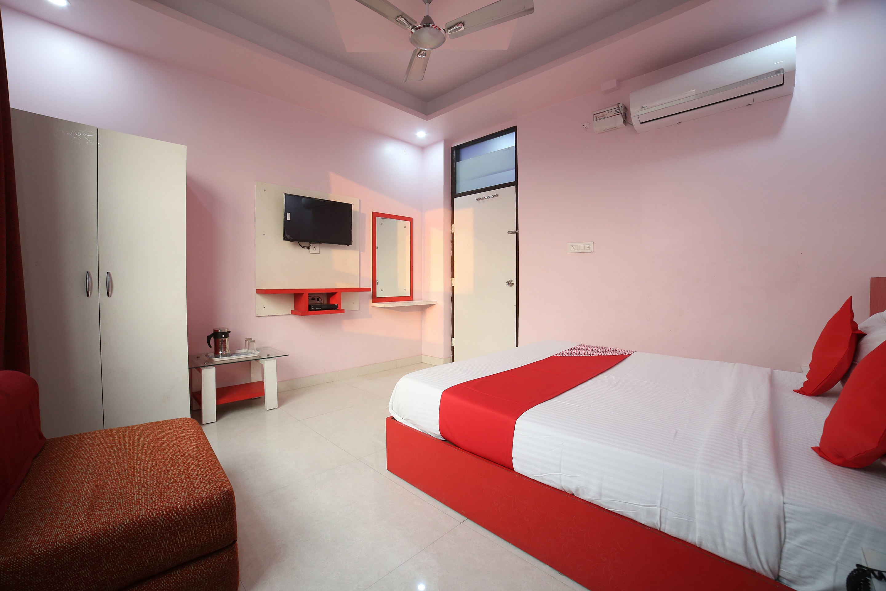 HOTEL O JAI AMBAY INTERNATIONAL - Tap to explore photos