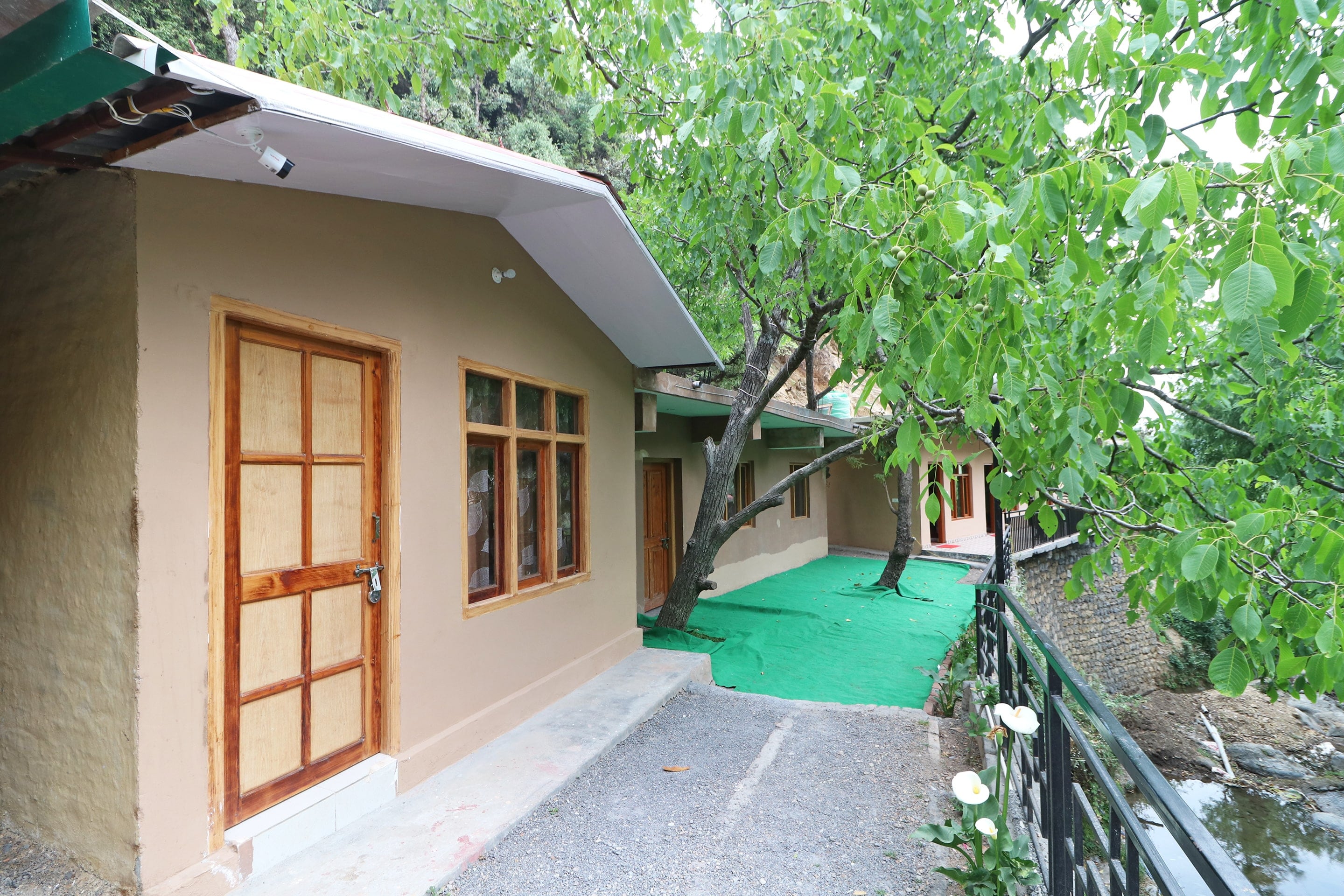 Hotel O Benog Wildlife Resort - Tap to explore photos