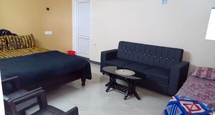 Gayatri Inn Room Type - Deluxe Room