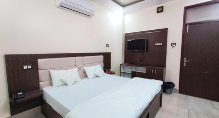 HOTEL RAMA PALACE Room Type - DELUXE ROOM HOTEL RAMA PALACE Room Type - DELUXE ROOM