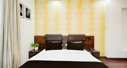 Townhouse Sector 51 Noida Near Metro Station Room Type - Deluxe