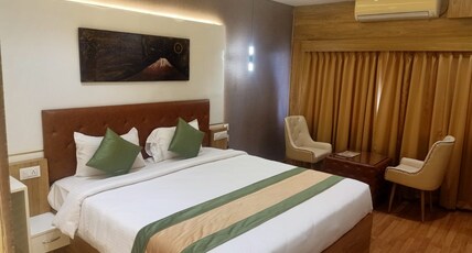 Hotel Hilarity Inn Room Type - Executive Room