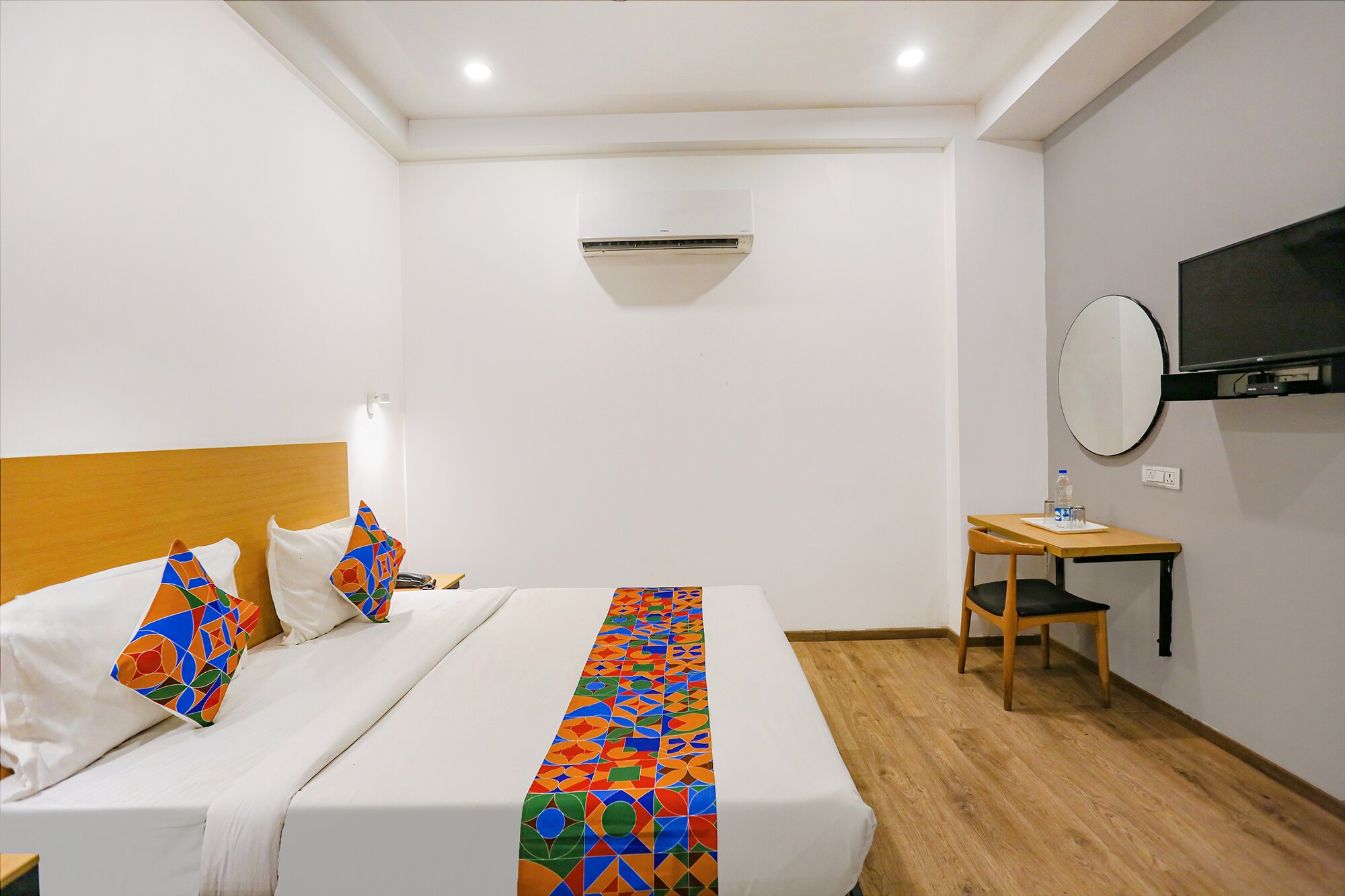 FabHotel Roseman - Tap to explore photos
