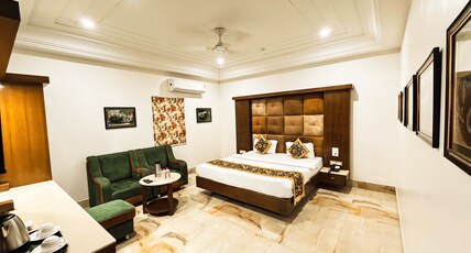 Hotel Sagar Room Type - Royal Suite