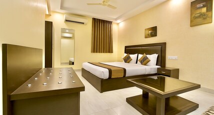 Hotel Kingston Park - Karol Bagh Room Type - Super Deluxe Room