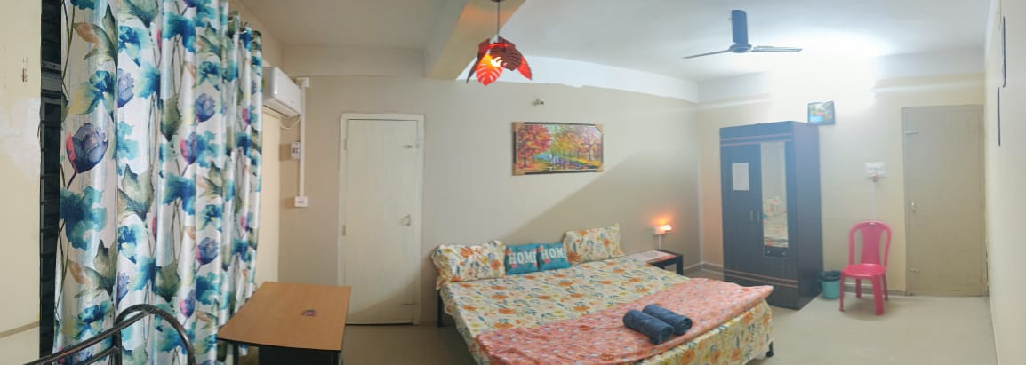 DELIGHT ROOM WITH PRIVATE BATH AND BALCONY - Tap to explore photos