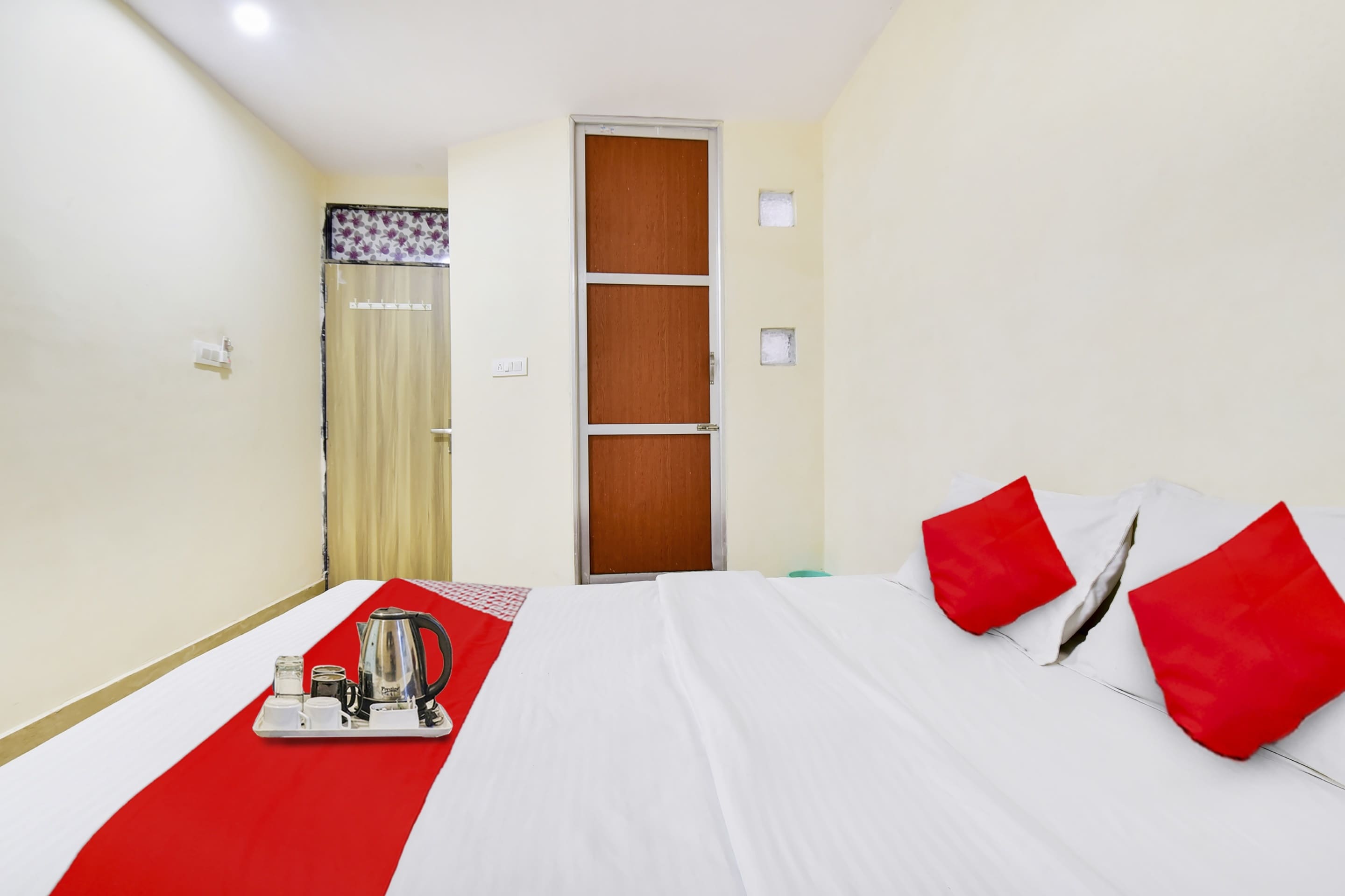 Super Hotel O Tourist Residency - Tap to explore photos
