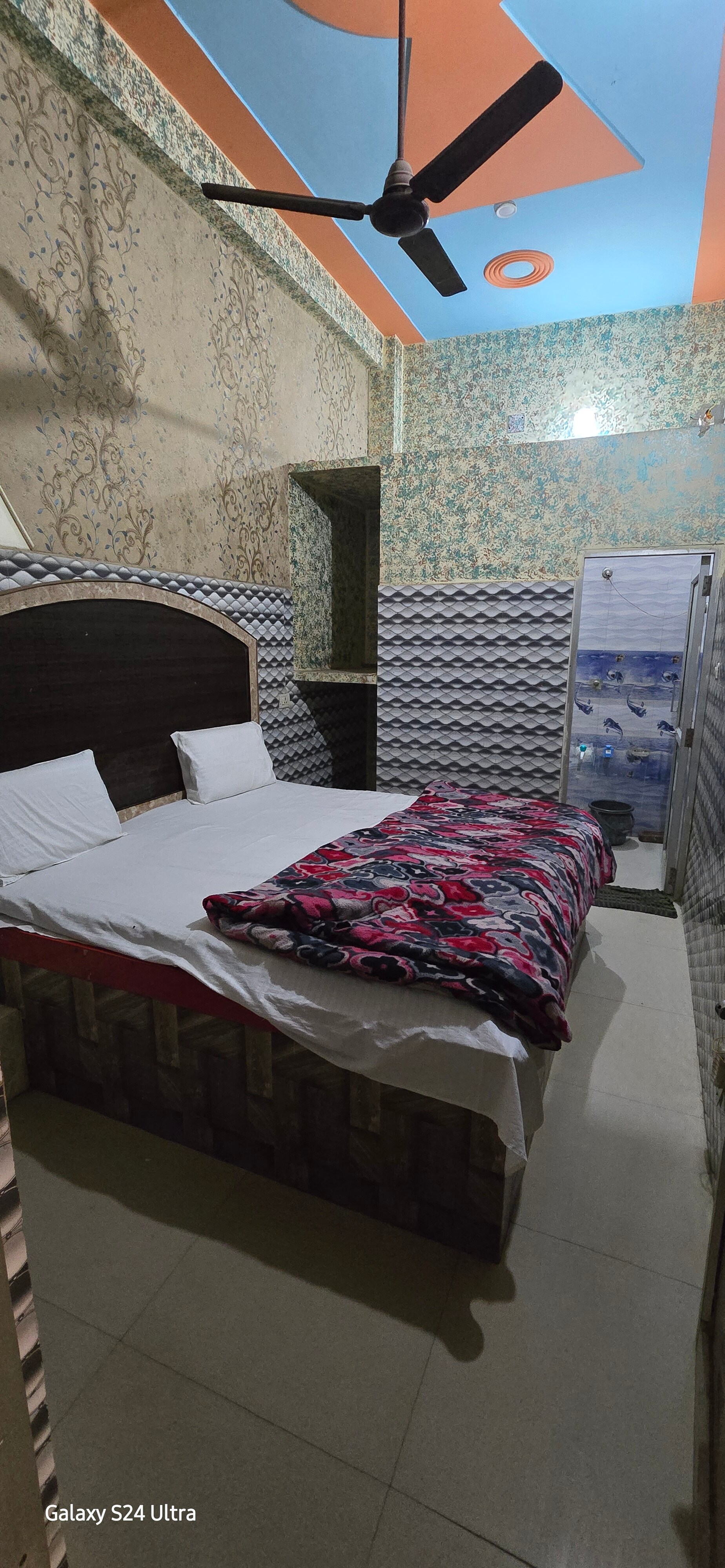 Rk Guesthouse - Tap to explore photos
