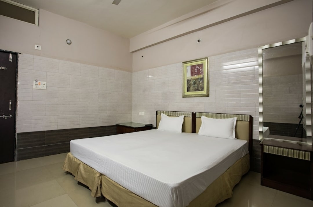 Jay Shanti Palace Hotel - Tap to explore photos