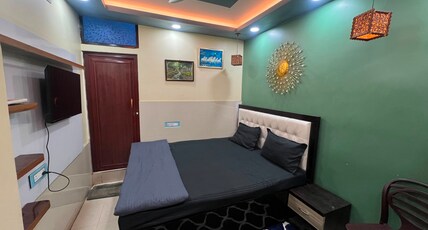 Taj Guest House & Lodging Room Type - 106(Double Bed AC)