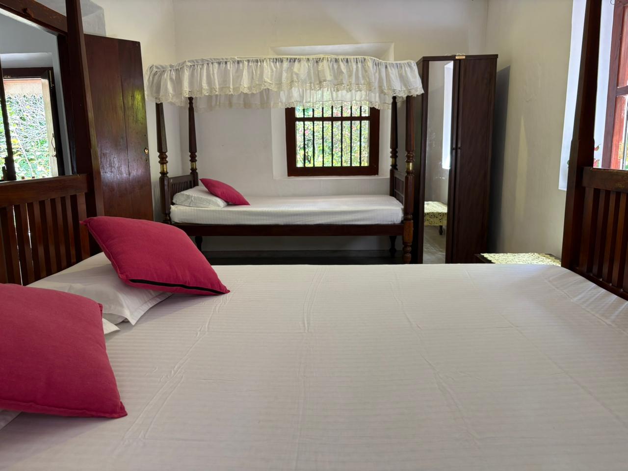 John's Homestay - Tap to explore photos