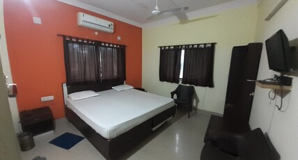 Hotel Raj Inn Room Type - Deluxe Room