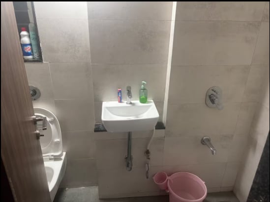 Spacious studio near Pune Airport - Tap to explore photos