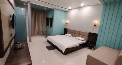 Hotel Utkarsh Pachmarhi Room Type - Premium Suite Ac or Heater with sofa cum bed