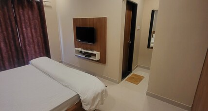Hotel Vaishno Residency Room Type - Duluxe