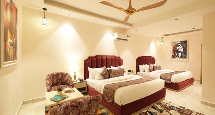 Luxe Stayz Saffron (500 Meters from Golden Temple) Room Type - FAMILY SUITE ROOM WITH BATH TUB