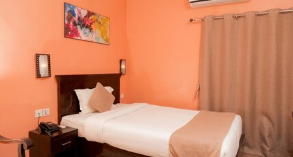 Hotel Maden Inn Room Type - Deluxe King Room