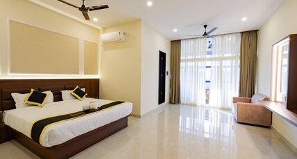 Reunion De Homes Premium Suites Room Type - Deluxe Double Room with Balcony