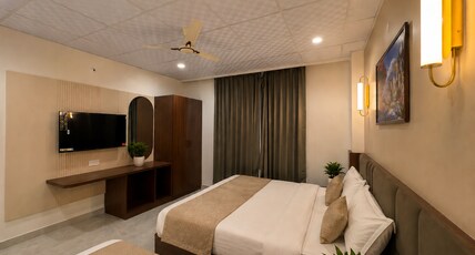 Hotel RajKailash Room Type - Premium Room