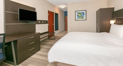 Holiday Inn Express Hotel & Suites Seaside Convention Center Room Type - Standard Room