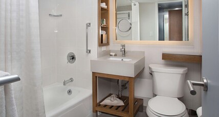New York Hilton Midtown Room Type - EXECUTIVE SUITE 2 DBL BEDS