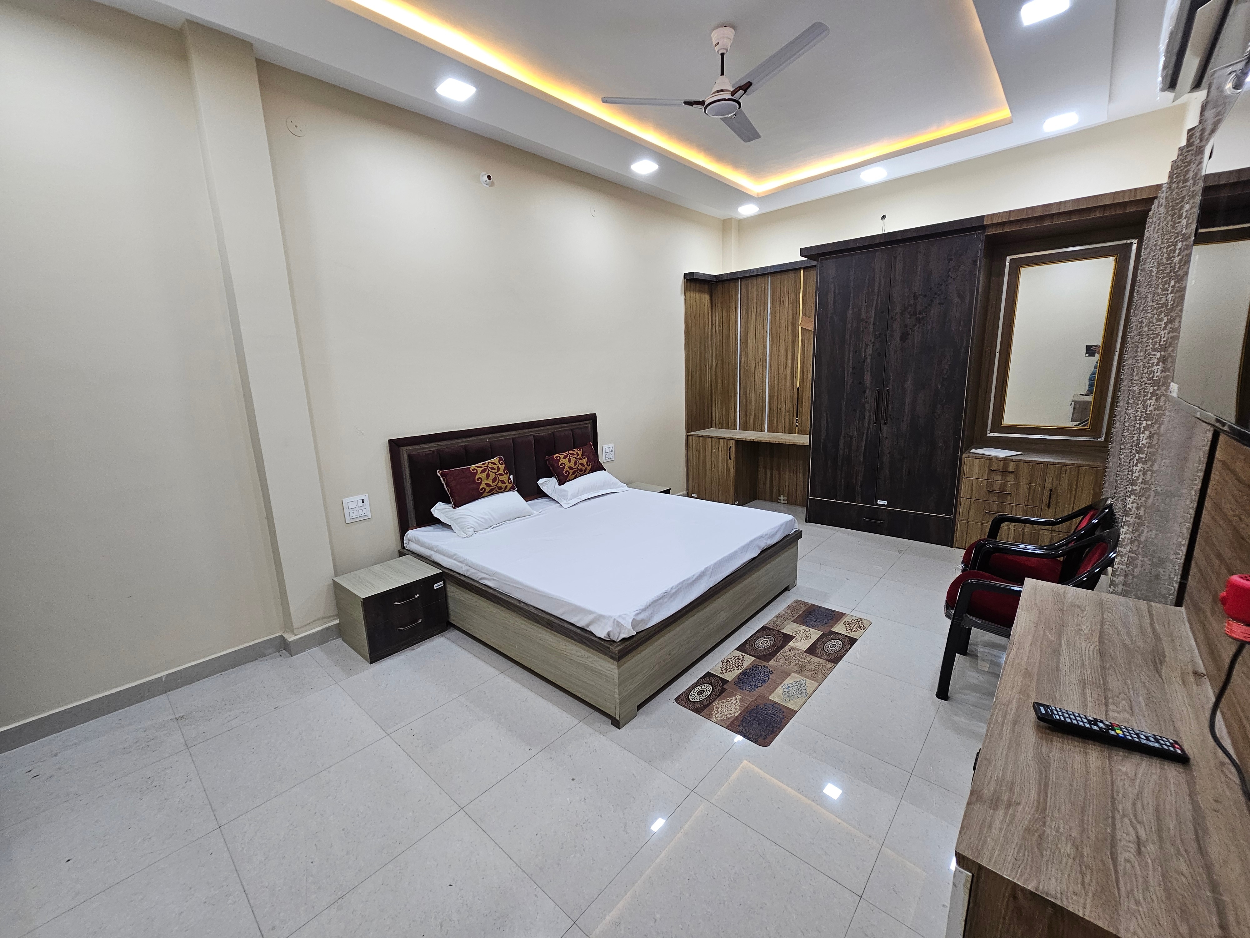 Hotel B Anand - Tap to explore photos