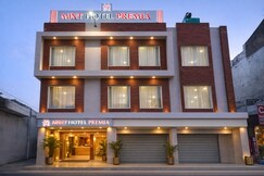 Mint Hotel Premia
